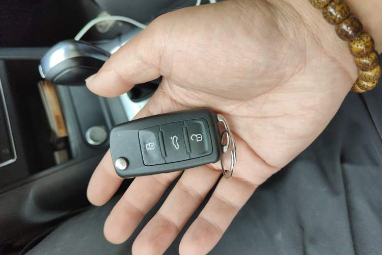 Used Volkswagen Tiguan 2015 1.8TSI Automatic All-Wheel-Drive Luxury Model Vehicle Key