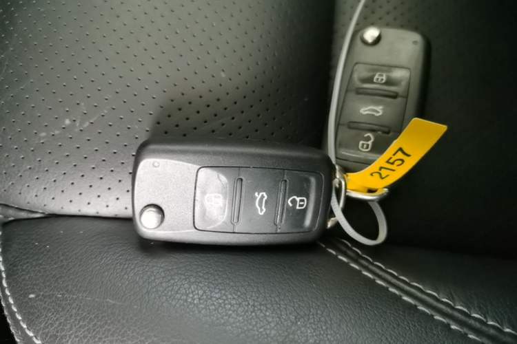 Used Volkswagen Tiguan 2015 1.8TSI Automatic Two-Wheel Drive Luxury Model Vehicle Key