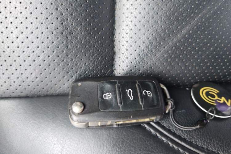 Used Volkswagen Tiguan 2015 1.8TSI Automatic Two-Wheel Drive Luxury Model Vehicle Key