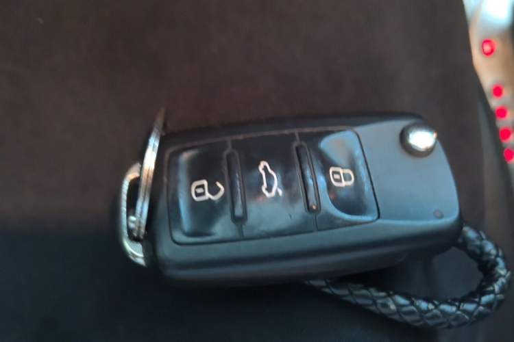 Used Volkswagen Tiguan 2015 1.8TSI Automatic Two-Wheel Drive Luxury Model Vehicle Key