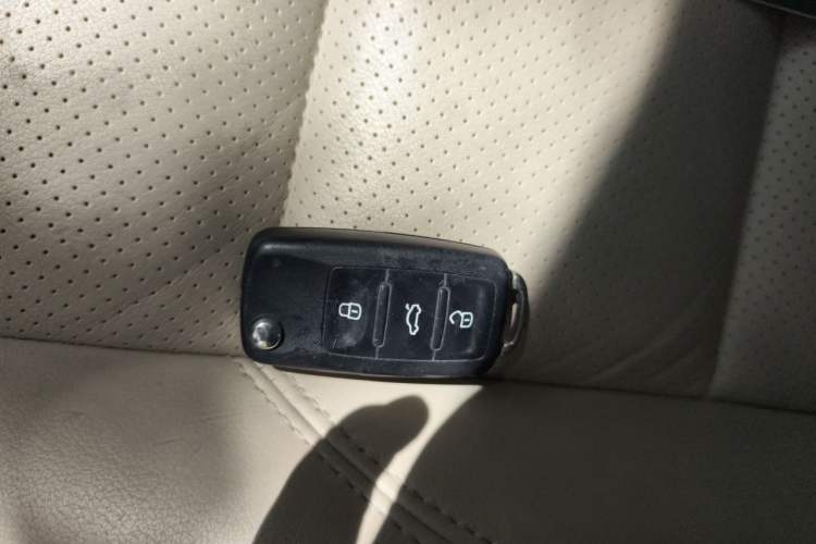 Used Volkswagen Tiguan 2015 1.8TSI Automatic Two-Wheel Drive Luxury Model Vehicle Key
