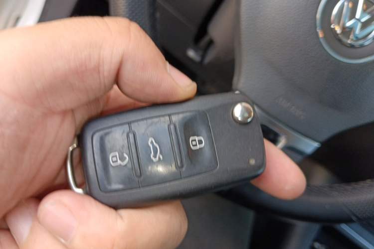 Used Volkswagen Tiguan 2015 1.8TSI Automatic All-Wheel-Drive Luxury Model Vehicle Key