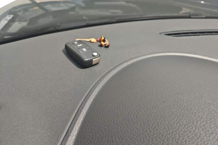 Used Volkswagen Tiguan 2015 1.8TSI Automatic Two-Wheel Drive Luxury Model Vehicle Key