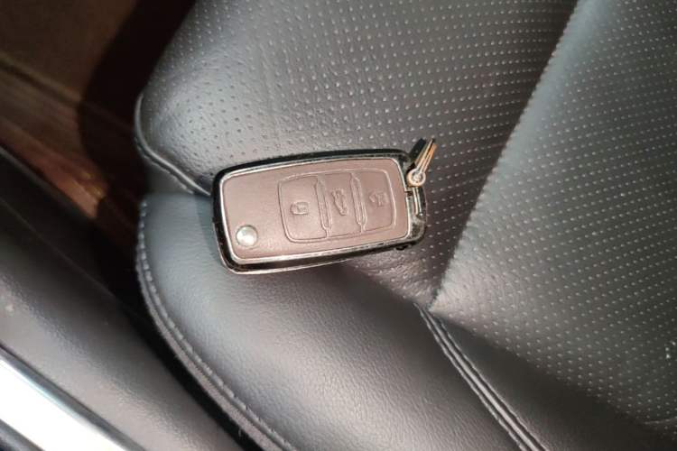 Used Volkswagen Tiguan 2015 1.8TSI Automatic Two-Wheel Drive Luxury Model Vehicle Key