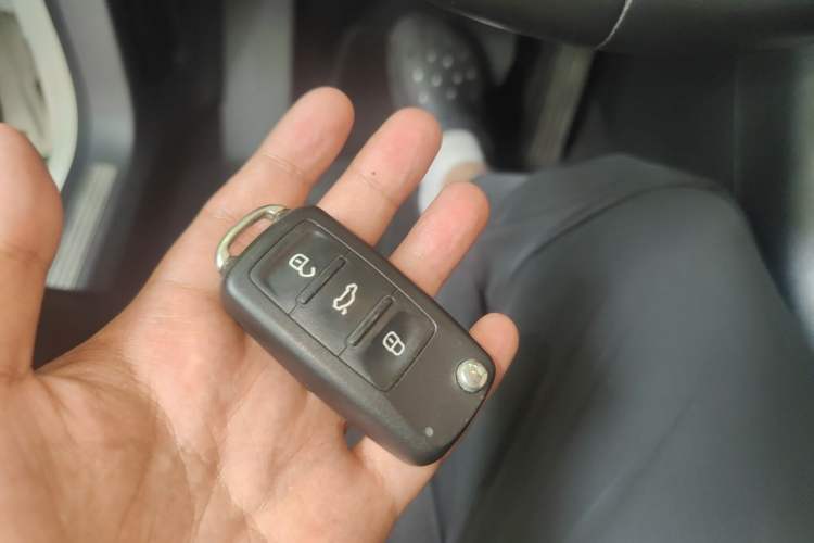 Used Volkswagen Tiguan 2015 1.8TSI Automatic All-Wheel-Drive Luxury Model Vehicle Key
