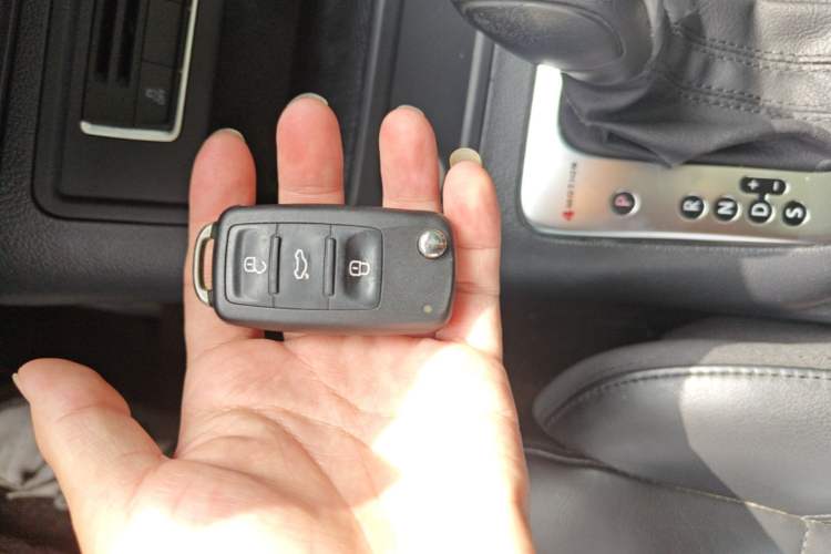 Used Volkswagen Tiguan 2015 2.0 TSI Automatic All-Wheel Drive Comfort Vision Edition Vehicle Key