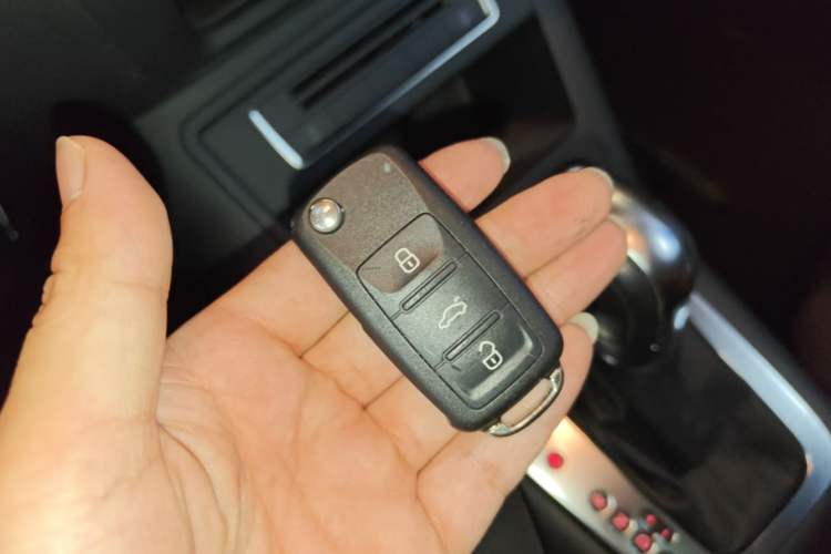 Used Volkswagen Tiguan 2015 1.8TSI Automatic Two-Wheel Drive Luxury Model Vehicle Key