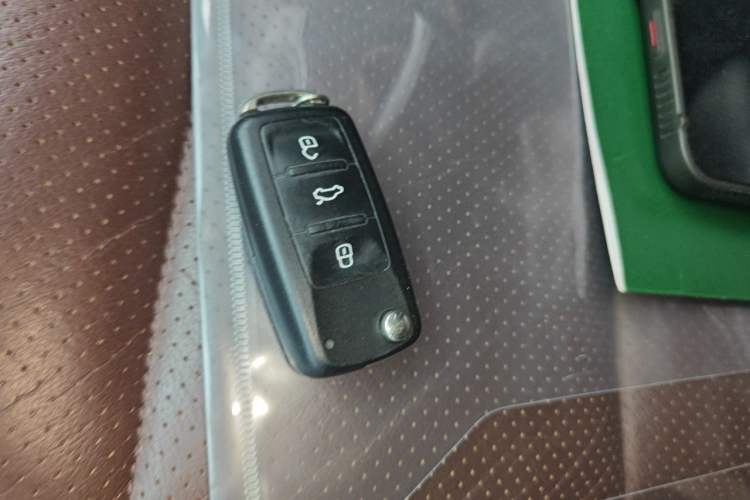 Used Volkswagen Tiguan 2015 1.8TSI Automatic Two-Wheel Drive Luxury Model Vehicle Key