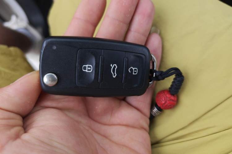 Used Volkswagen Tiguan 2015 1.8TSI Automatic All-Wheel-Drive Luxury Model Vehicle Key