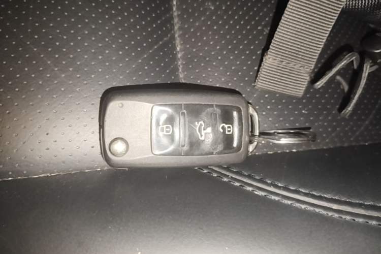 Used Volkswagen Tiguan 2015 2.0 TSI Automatic All-Wheel Drive Luxury Edition Vehicle Key