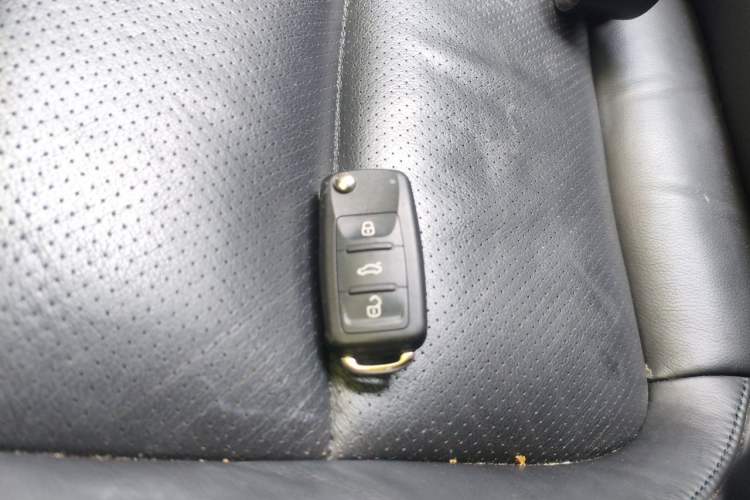 Used Volkswagen Tiguan 2015 1.8TSI Automatic Two-Wheel Drive Luxury Model Vehicle Key