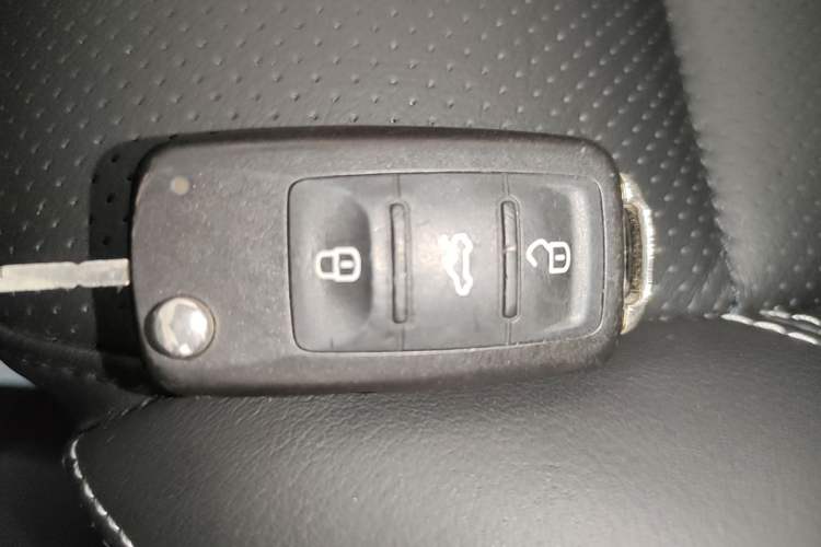 Used Volkswagen Tiguan 2015 1.8TSI Automatic Two-Wheel Drive Luxury Model Vehicle Key