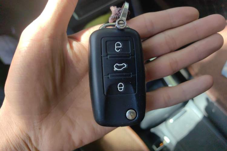 Used Volkswagen Tiguan 2015 1.8TSI Automatic Two-Wheel Drive Luxury Model Vehicle Key