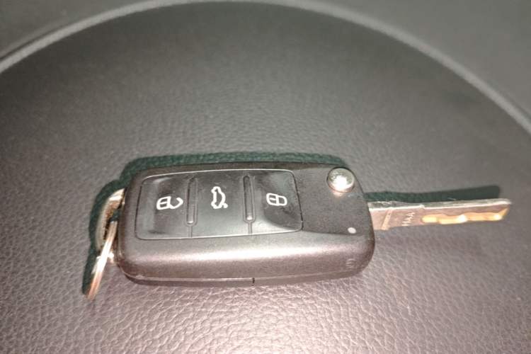 Used Volkswagen Tiguan 2015 1.8TSI Automatic Two-Wheel Drive Luxury Model Vehicle Key