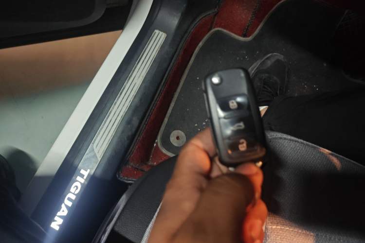 Used Volkswagen Tiguan 2015 2.0 TSI Automatic All-Wheel Drive Flagship Edition Vehicle Key