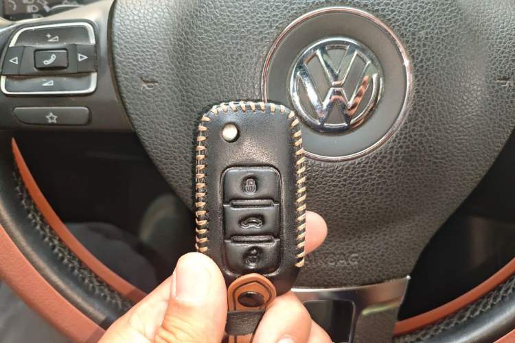 Used Volkswagen Tiguan 2015 1.8TSI Automatic All-Wheel-Drive Luxury Model Vehicle Key