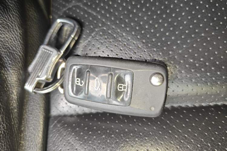 Used Volkswagen Tiguan 2015 1.8TSI Automatic Two-Wheel Drive Luxury Model Vehicle Key