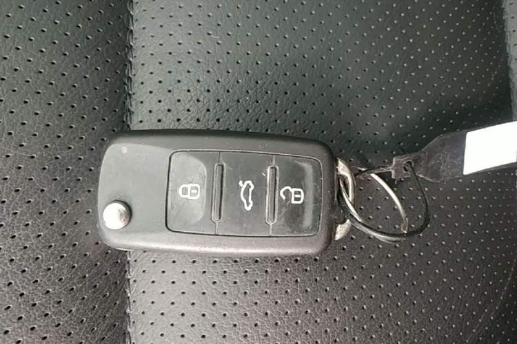 Used Volkswagen Tiguan 2015 1.8TSI Automatic Two-Wheel Drive Luxury Model Vehicle Key