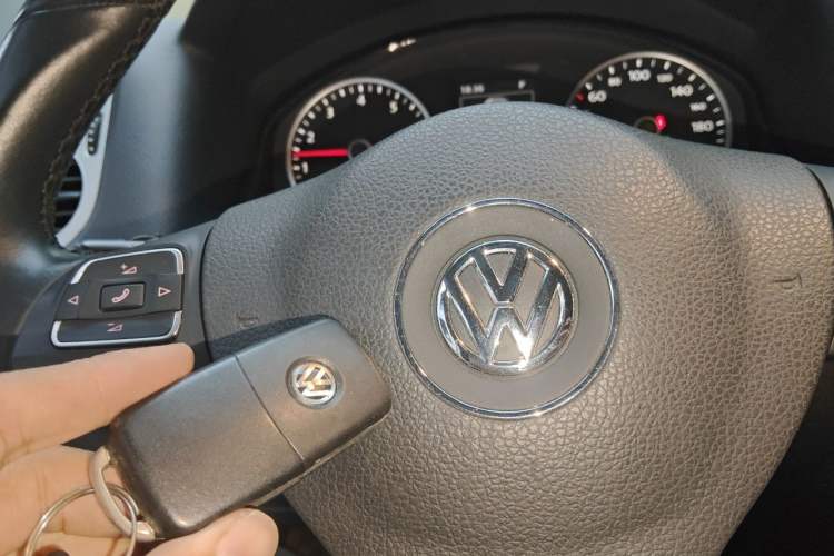 Used Volkswagen Tiguan 2015 1.8TSI Automatic Two-Wheel Drive Luxury Model Vehicle Key