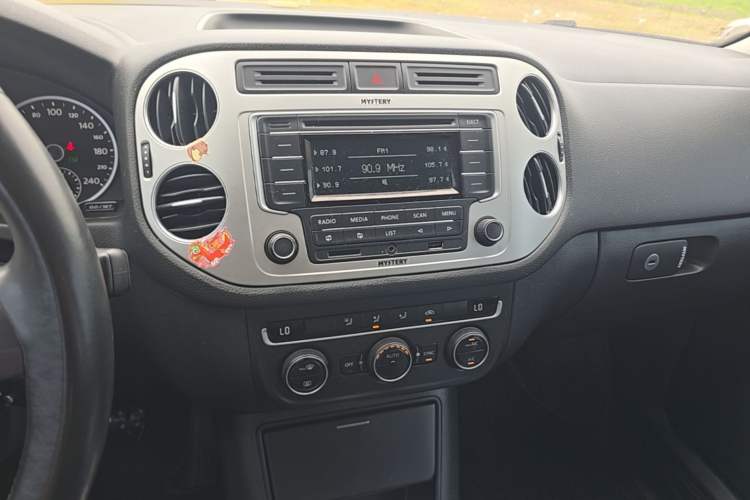 Used Volkswagen Tiguan 2015 1.8TSI Automatic Two-Wheel Drive Comfort Edition Audio And AC Panel