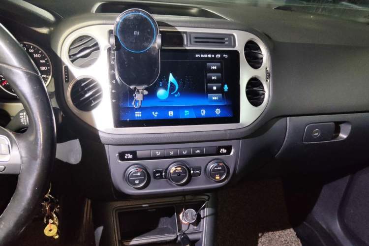 Used Volkswagen Tiguan 2015 1.8TSI Automatic Two-Wheel Drive Comfort Edition Audio And AC Panel