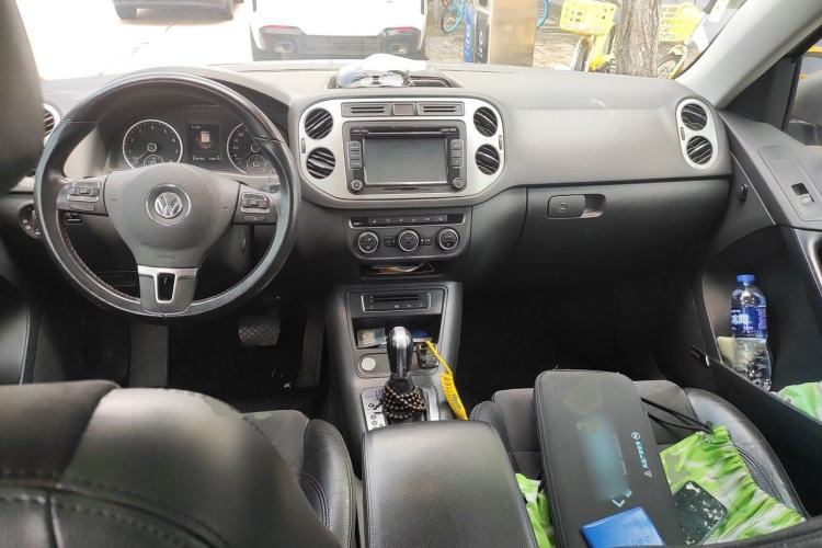 Used Volkswagen Tiguan 2015 2.0 TSI Automatic All-Wheel Drive Flagship Edition Center Console