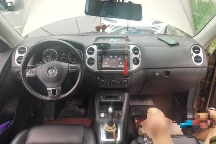 Used Volkswagen Tiguan 2015 1.8TSI Automatic All-Wheel-Drive Luxury Model Center Console