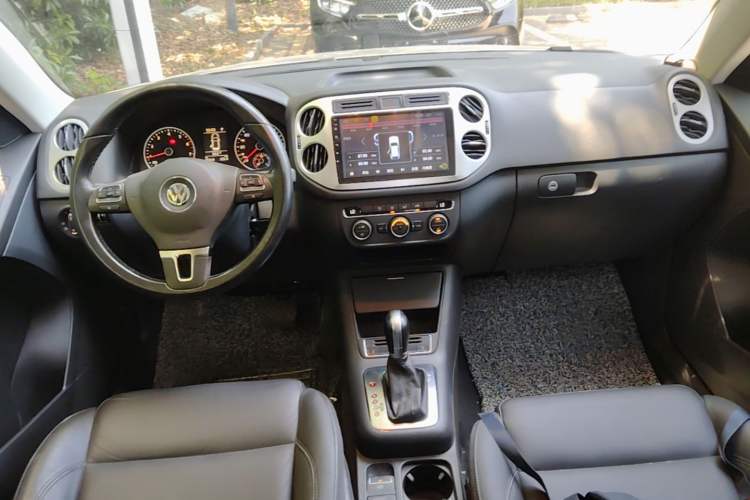 Used Volkswagen Tiguan 2015 1.8TSI Automatic Two-Wheel Drive Comfort Edition Center Console