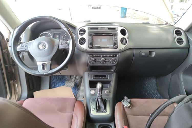 Used Volkswagen Tiguan 2015 2.0 TSI Automatic All-Wheel Drive Flagship Edition Center Console