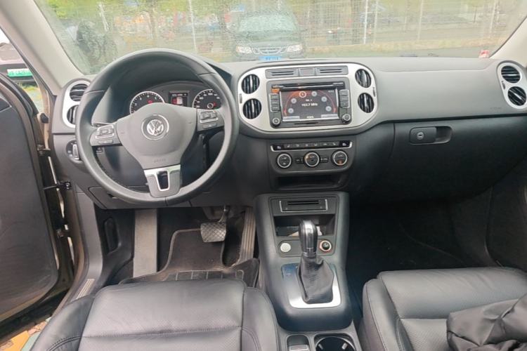 Used Volkswagen Tiguan 2015 1.8TSI Automatic Two-Wheel Drive Luxury Model Center Console