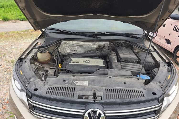 Used Volkswagen Tiguan 2015 1.8TSI Automatic Two-Wheel Drive Comfort Edition Engine Bay
