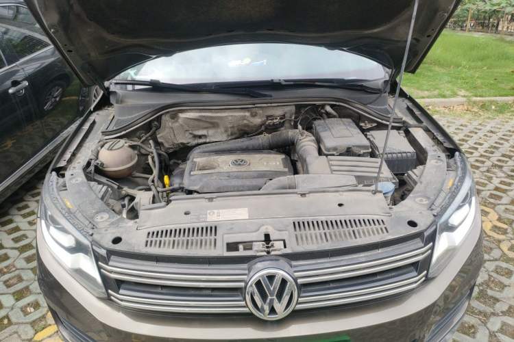 Used Volkswagen Tiguan 2015 1.8TSI Manual Two-Wheel Drive Fashion Edition Engine Bay