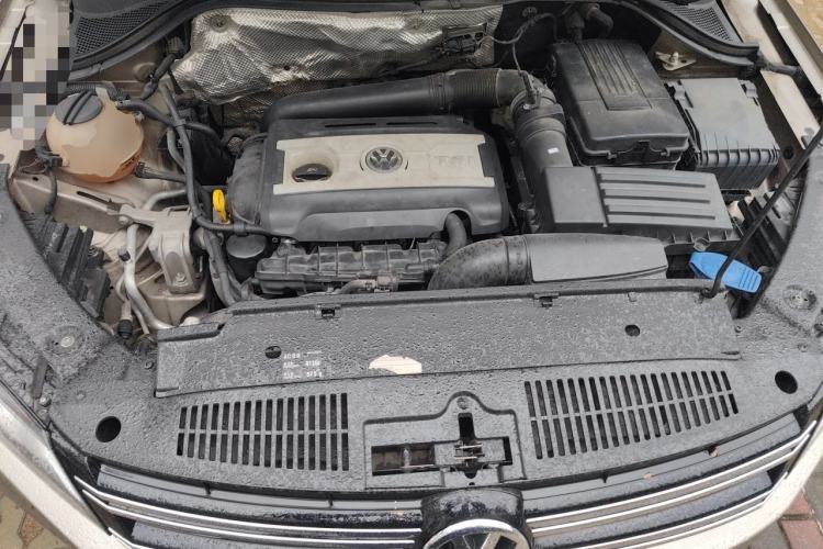 Used Volkswagen Tiguan 2015 1.8TSI Automatic Two-Wheel Drive Luxury Model Engine Bay