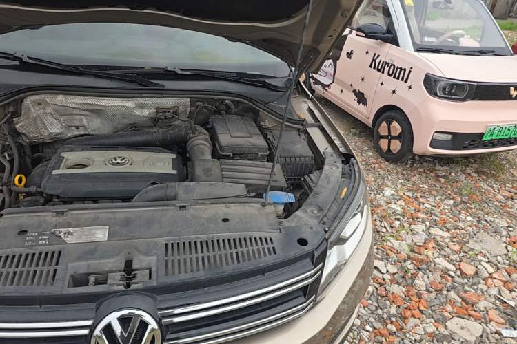 Used Volkswagen Tiguan 2015 1.8TSI Automatic Two-Wheel Drive Comfort Edition Engine Bay Left