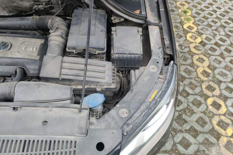 Used Volkswagen Tiguan 2015 1.8TSI Manual Two-Wheel Drive Fashion Edition Engine Bay Left