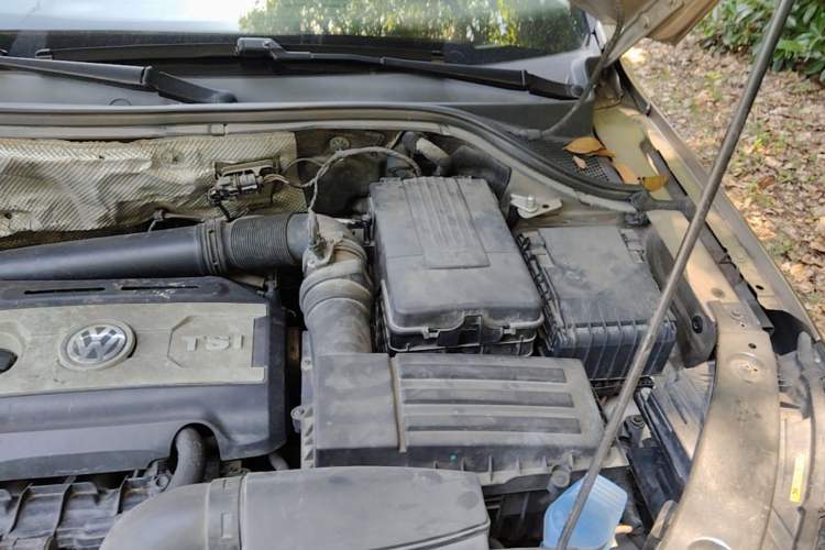 Used Volkswagen Tiguan 2015 1.8TSI Automatic Two-Wheel Drive Comfort Edition Engine Bay Left