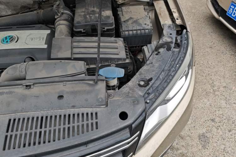 Used Volkswagen Tiguan 2015 1.8TSI Automatic Two-Wheel Drive Luxury Model Engine Bay Left