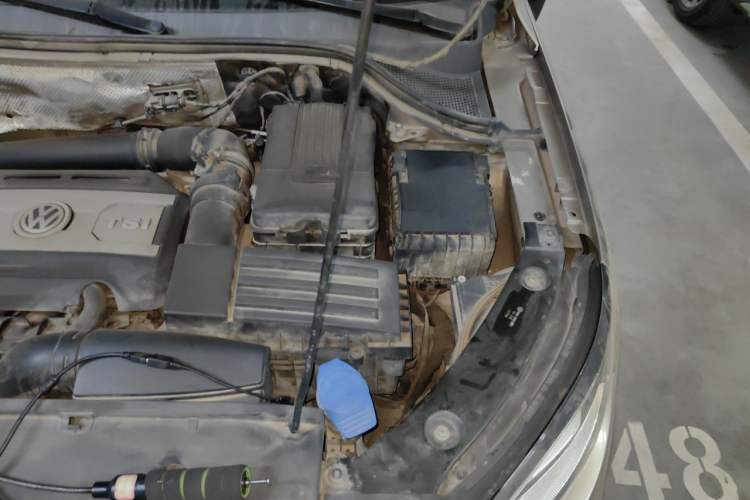 Used Volkswagen Tiguan 2015 2.0 TSI Automatic All-Wheel Drive Flagship Edition Engine Bay Left