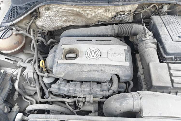 Used Volkswagen Tiguan 2015 1.8TSI Automatic Two-Wheel Drive Trend Edition Engine Bay