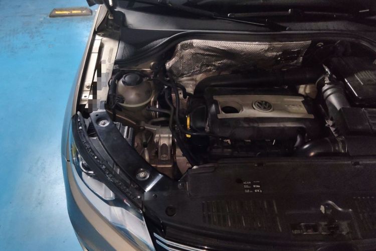 Used Volkswagen Tiguan 2015 1.8TSI Automatic Two-Wheel Drive Comfort Edition Engine Bay Right