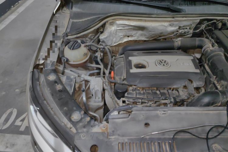 Used Volkswagen Tiguan 2015 2.0 TSI Automatic All-Wheel Drive Flagship Edition Engine Bay Right