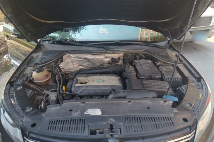 Used Volkswagen Tiguan 2015 1.8TSI Automatic All-Wheel-Drive Luxury Model Engine Bay