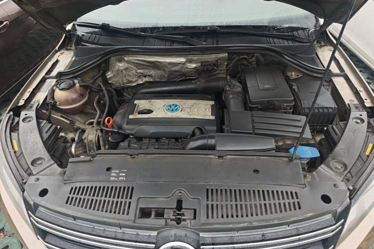 Used Volkswagen Tiguan 2015 1.8TSI Automatic Two-Wheel Drive Luxury Model Engine Bay