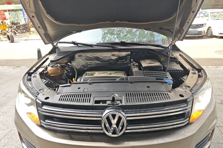 Used Volkswagen Tiguan 2015 1.8TSI Automatic Two-Wheel Drive Comfort Edition Engine Bay