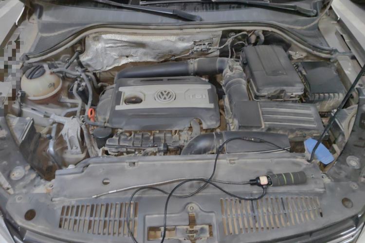 Used Volkswagen Tiguan 2015 2.0 TSI Automatic All-Wheel Drive Flagship Edition Engine Bay