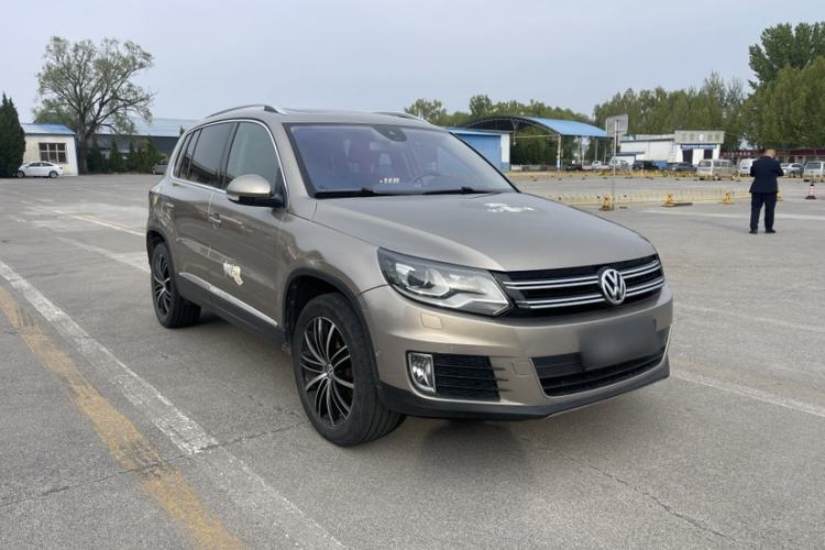 Used Volkswagen Tiguan 2015 2.0 TSI Automatic All-Wheel Drive Flagship Edition Exterior 2