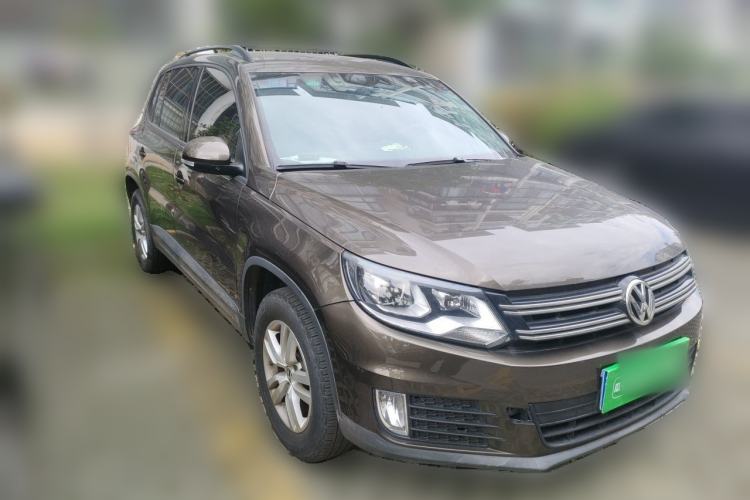 Used Volkswagen Tiguan 2015 1.8TSI Manual Two-Wheel Drive Fashion Edition Front Right 45 Deg
