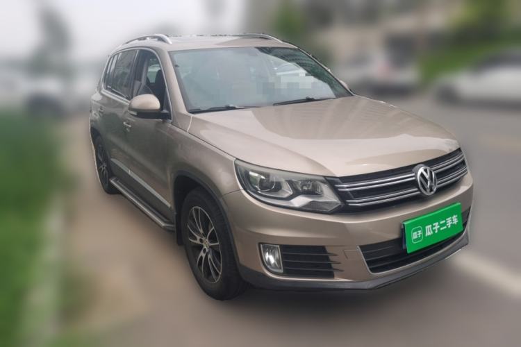 Used Volkswagen Tiguan 2015 1.8TSI Automatic All-Wheel-Drive Luxury Model Front Right 45 Deg