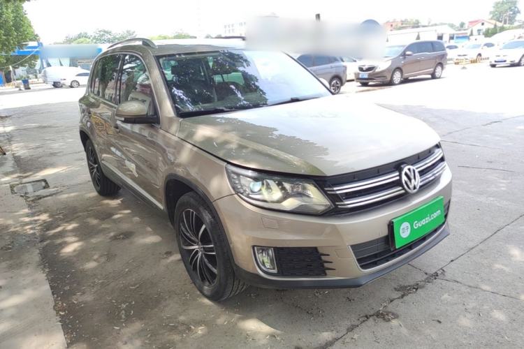 Used Volkswagen Tiguan 2015 2.0 TSI Automatic All-Wheel Drive Flagship Edition Front Right 45 Deg