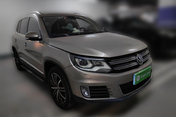 Used Volkswagen Tiguan 2015 2.0 TSI Automatic All-Wheel Drive Flagship Edition Front Right 45 Deg
